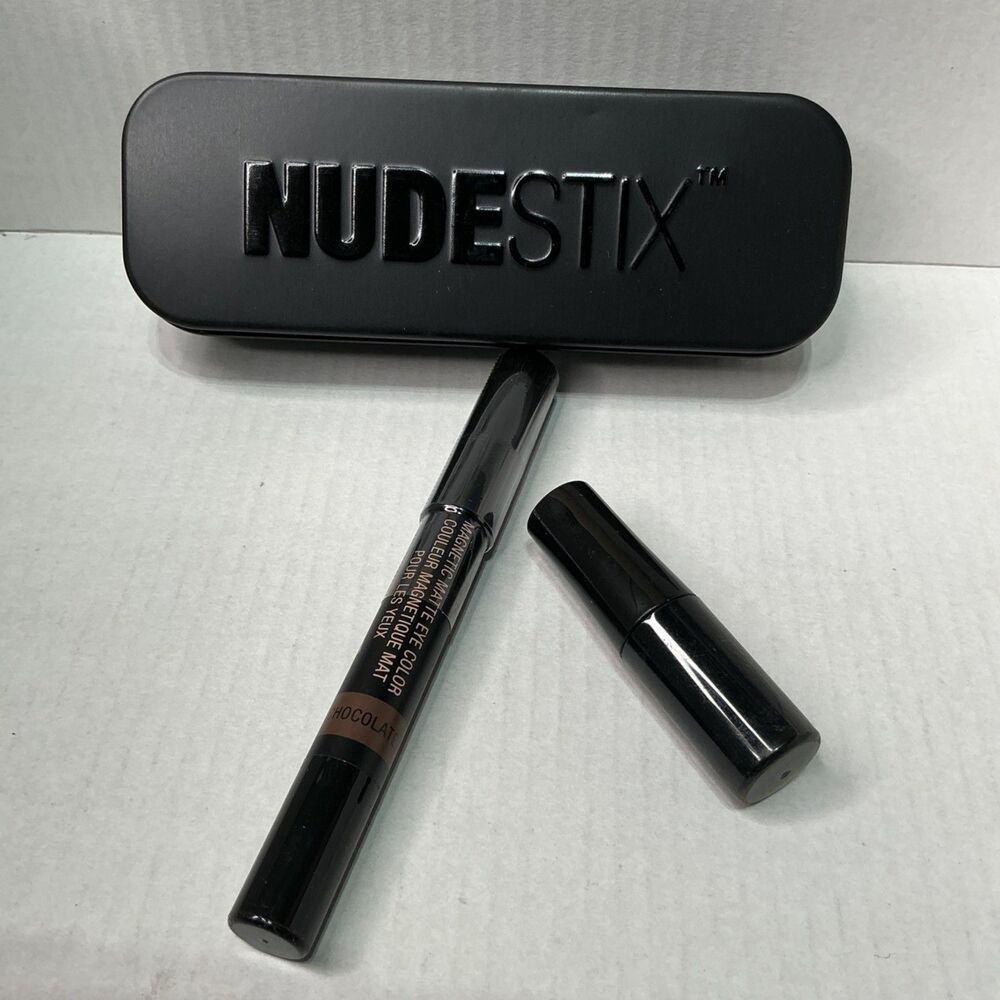 Nudestix Magnetic Matte Eye Color Chocolate 2.8g / 0.10oz - Long-Lasting